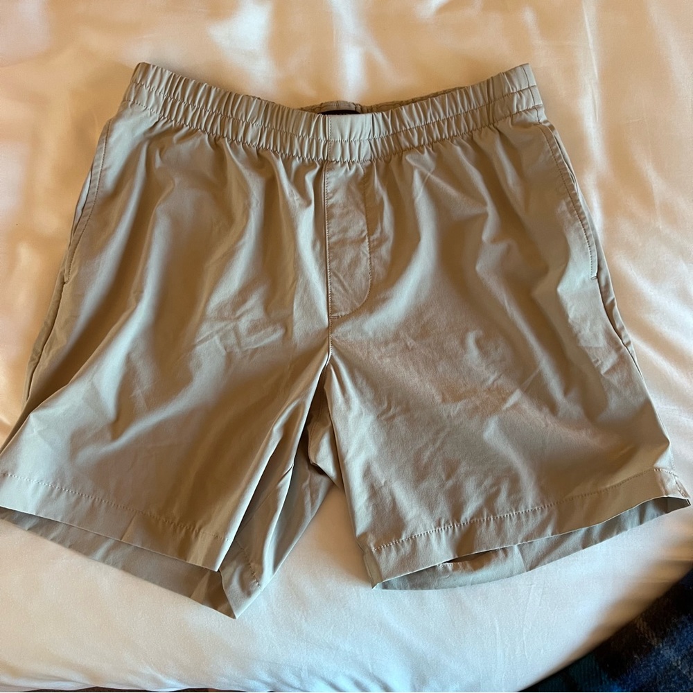 Banana Republic Men’s Khaki Athletic Shorts